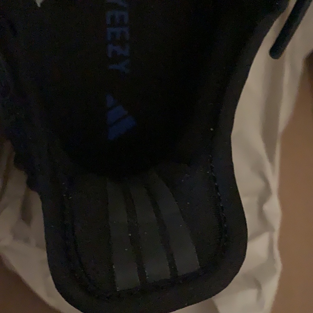 YEEZY 350 SIZE 8 BLUE /BLACK JUST DROP HOT PICK ONLY $$β€οΈππβ€οΈπππ₯°π€ - Picture 12 of 16